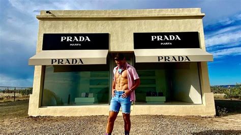 Conoce Prada Marfa, la ‘no tienda’ en medio del desierto.